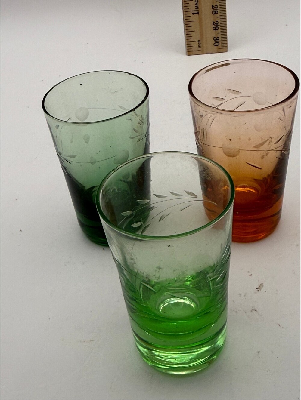 Vintage Set 3 Green Amber Etched Leaf Art Glass Shot Glasses MCM